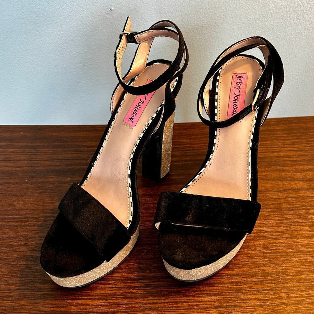 Betsey Johnson Black Velvet Glitter Platform Heels Size 7.5 - Picture 2 of 9